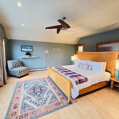 Point Au Roche Lodge Платсбърг Екстериор снимка