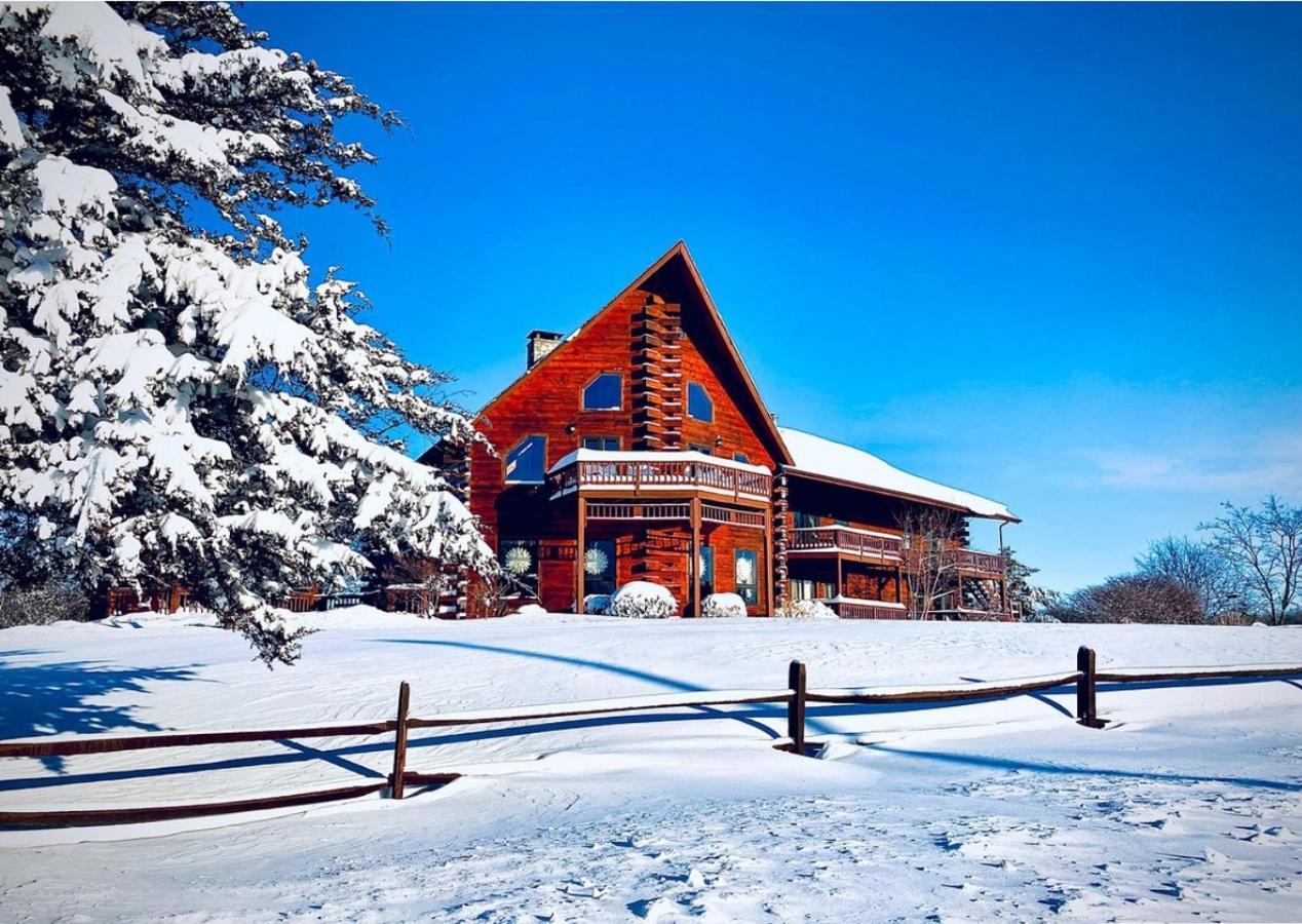 Point Au Roche Lodge Платсбърг Екстериор снимка
