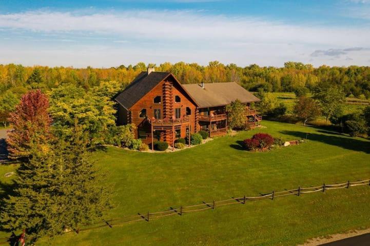 Point Au Roche Lodge Платсбърг Екстериор снимка