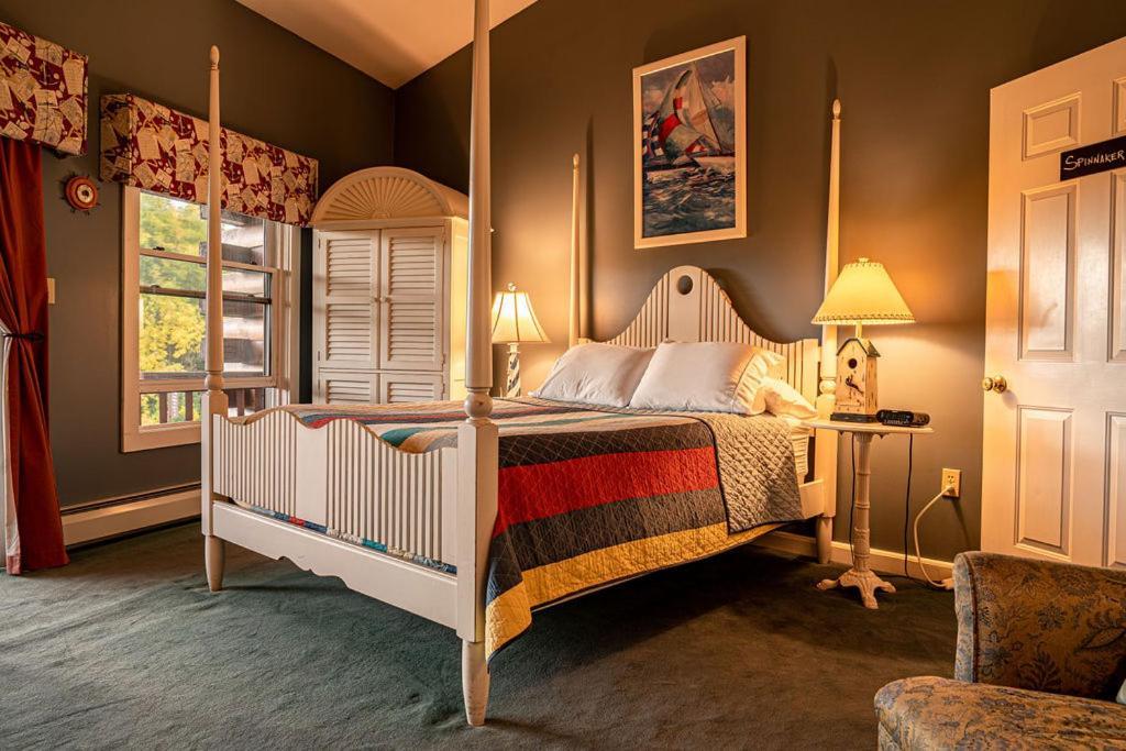 Point Au Roche Lodge Платсбърг Екстериор снимка
