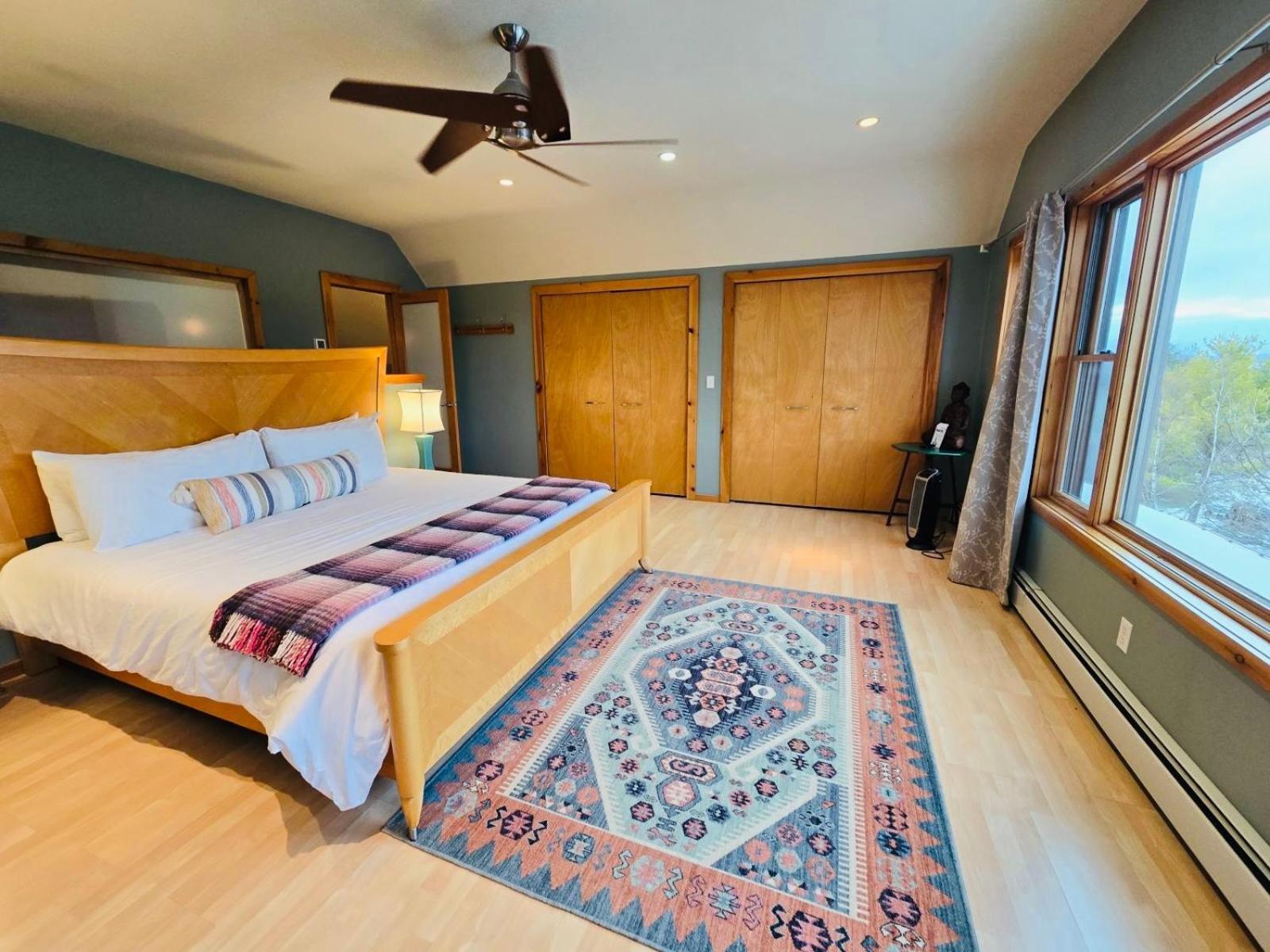 Point Au Roche Lodge Платсбърг Екстериор снимка